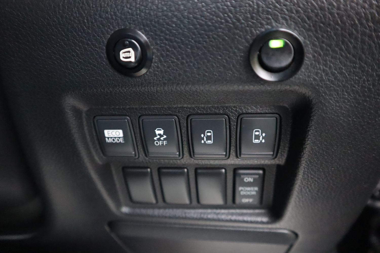 Used Nissan Elgrand 2011 for sale - 77251500: Photo 20