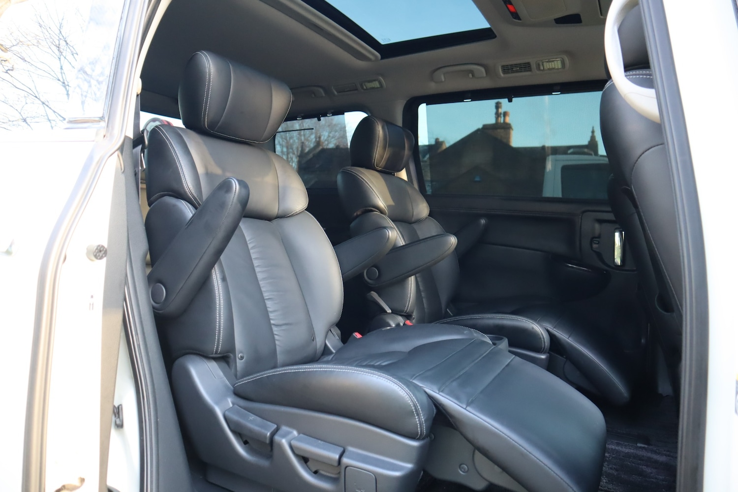 Used Nissan Elgrand 2011 for sale - 77165621: Photo 10