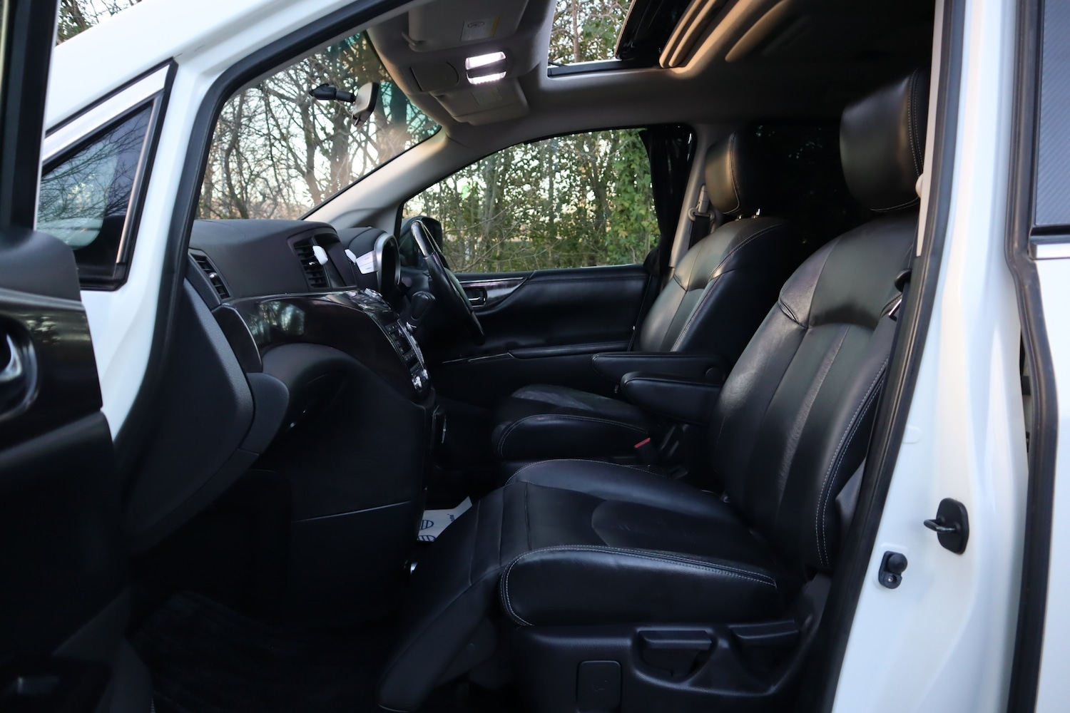 Used Nissan Elgrand 2011 for sale - 77165621: Photo 13