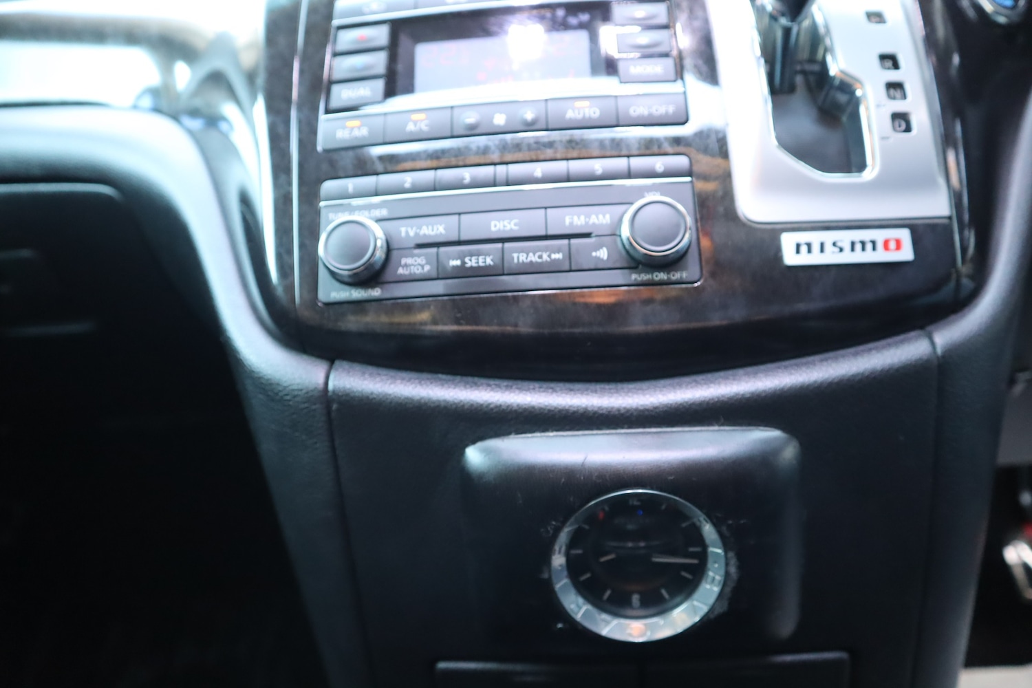 Used Nissan Elgrand 2011 for sale - 77165621: Photo 19