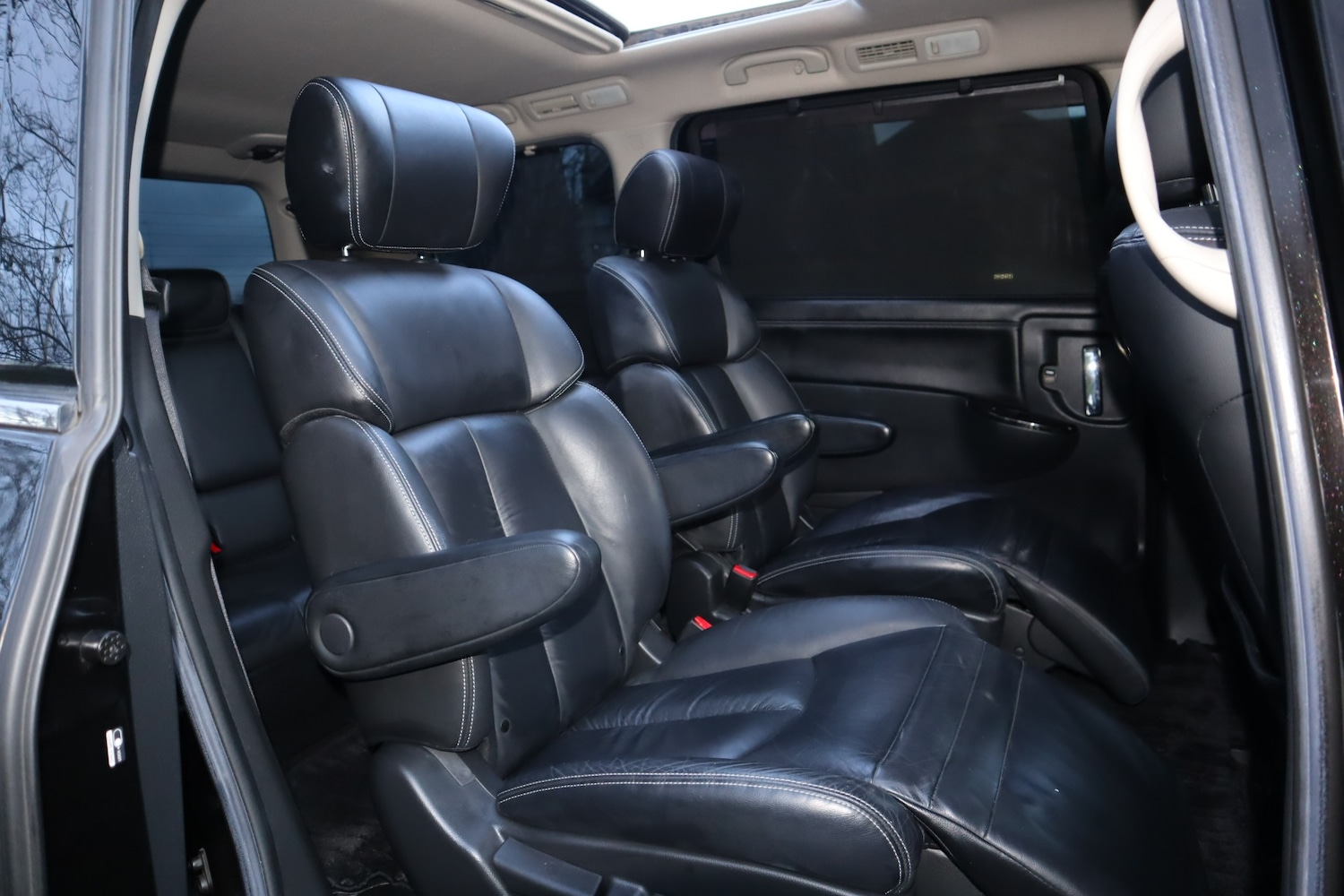 Used Nissan Elgrand 2010 for sale - 77156813: Photo 10