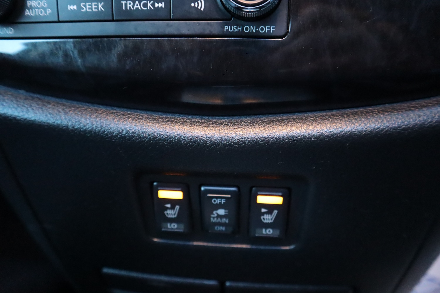 Used Nissan Elgrand 2010 for sale - 77156813: Photo 18