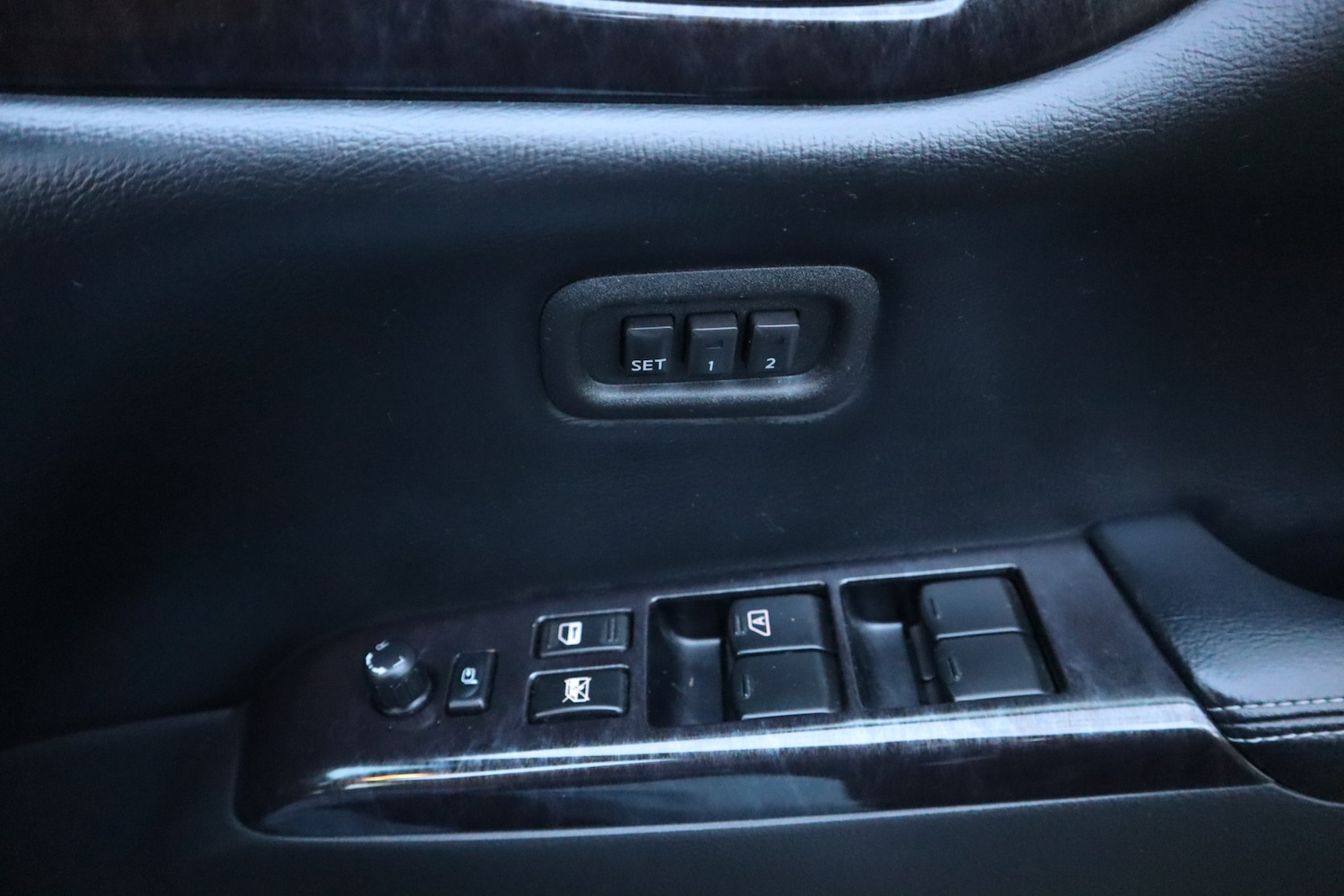 Used Nissan Elgrand 2010 for sale - 77156813: Photo 20