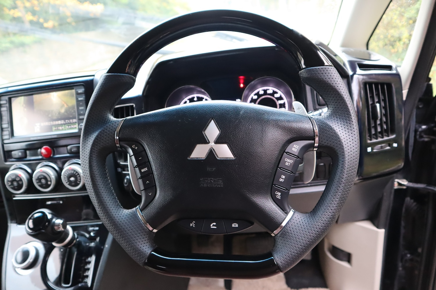 Used Mitsubishi Delica 2010 for sale - 76317255: Photo 16