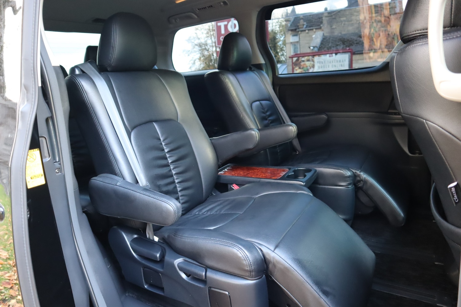 Used Toyota Vellfire 2010 for sale - 76399386: Photo 10