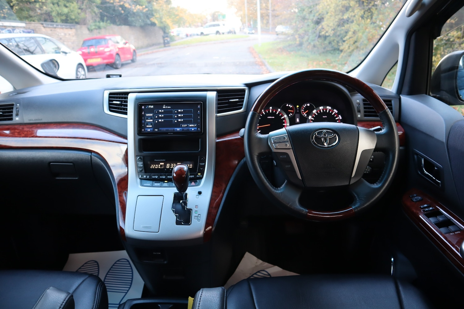 Used Toyota Vellfire 2010 for sale - 76399386: Photo 15