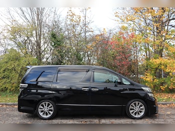 Used Toyota Vellfire 2010 for sale - 76399386: Photo