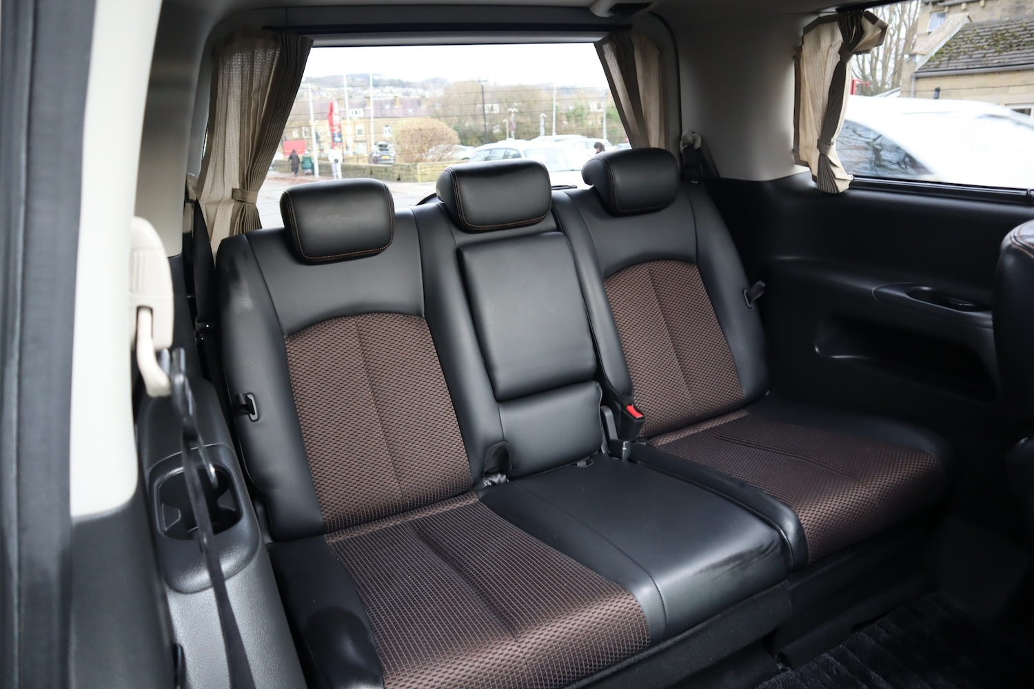 Used Nissan Elgrand 2010 for sale - 77049377: Photo 11