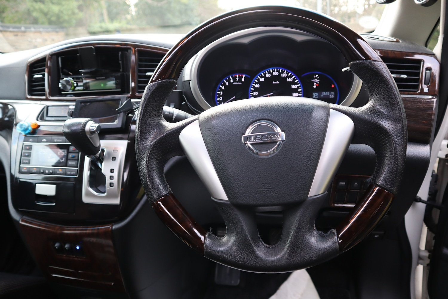 Used Nissan Elgrand 2010 for sale - 77049377: Photo 16