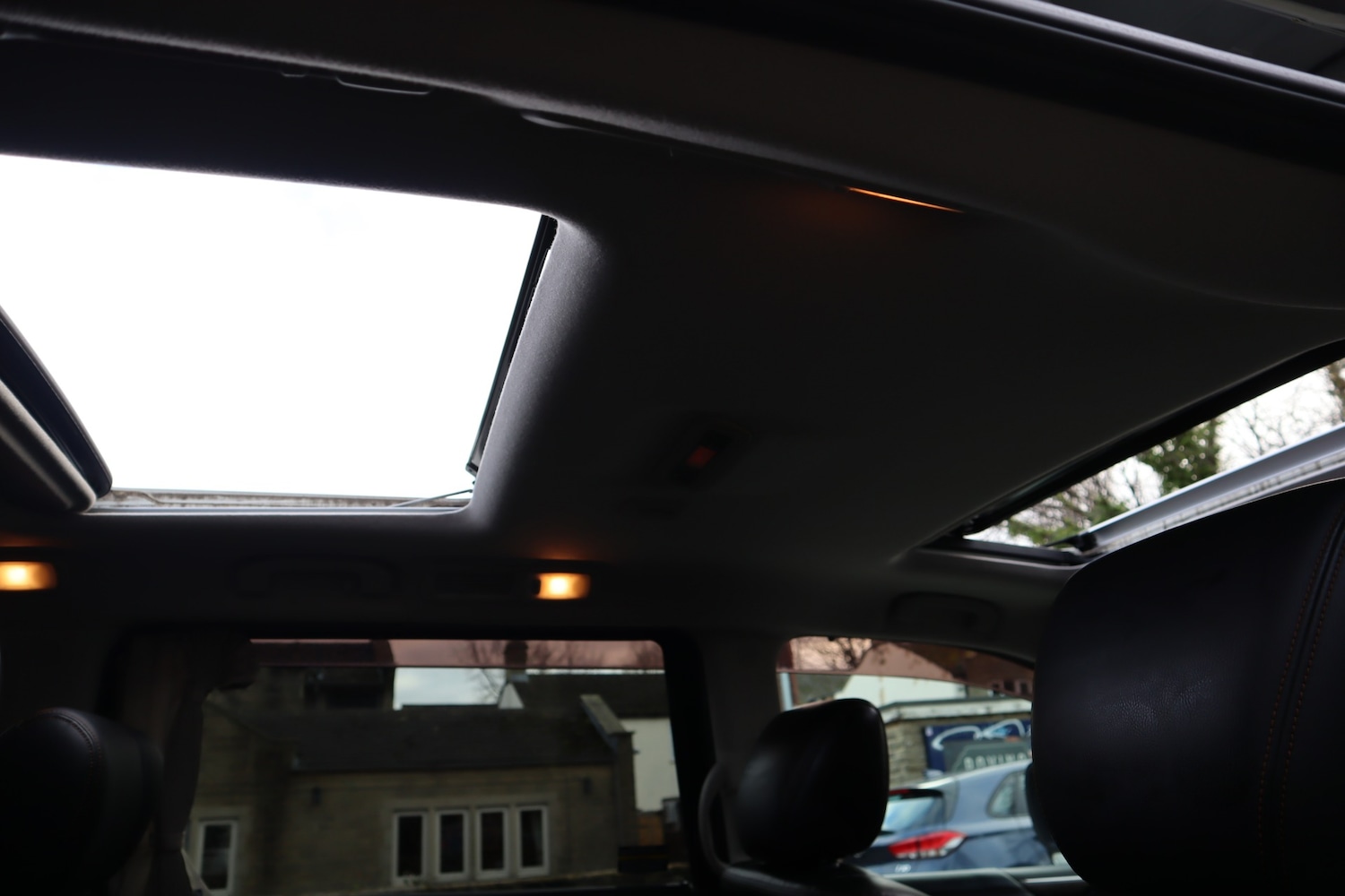 Used Nissan Elgrand 2010 for sale - 77049377: Photo 22