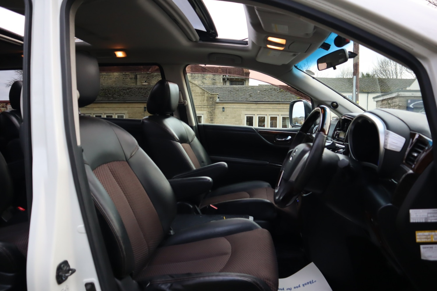 Used Nissan Elgrand 2010 for sale - 77049377: Photo 9