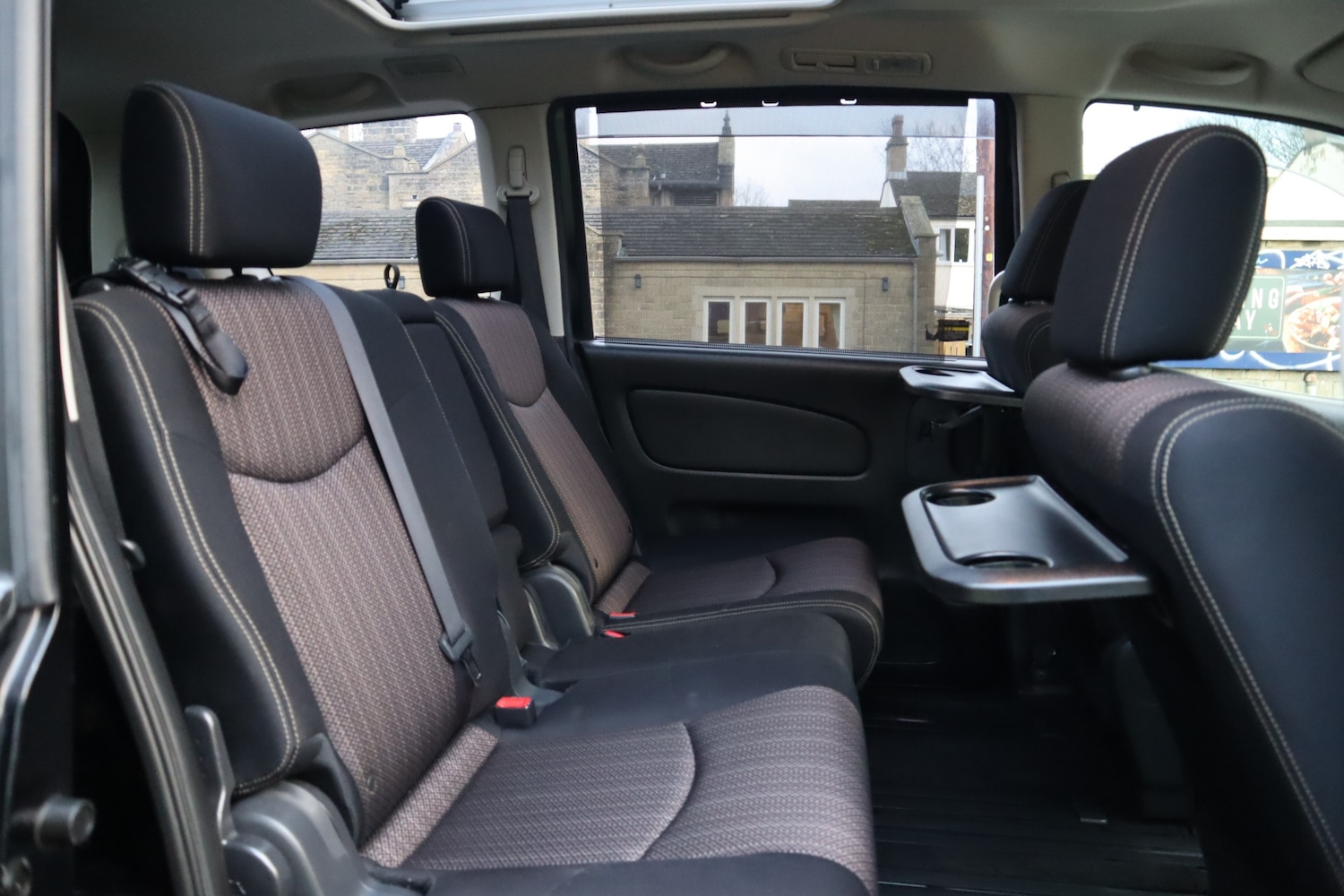 Used Nissan Serena 2015 for sale - 77008952: Photo 10