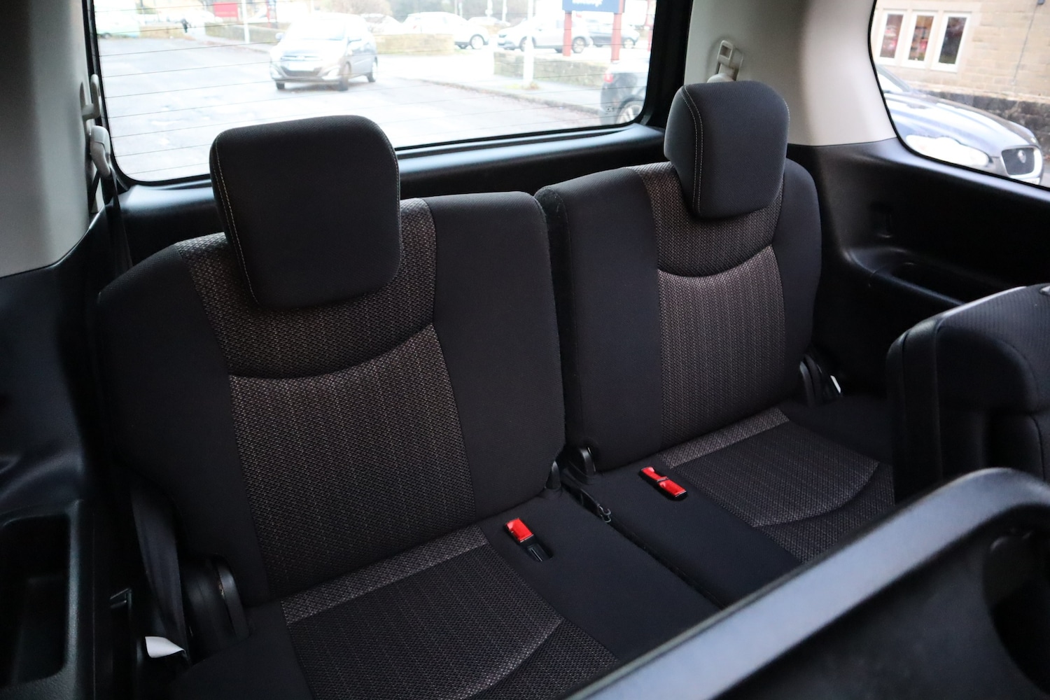 Used Nissan Serena 2015 for sale - 77008952: Photo 11