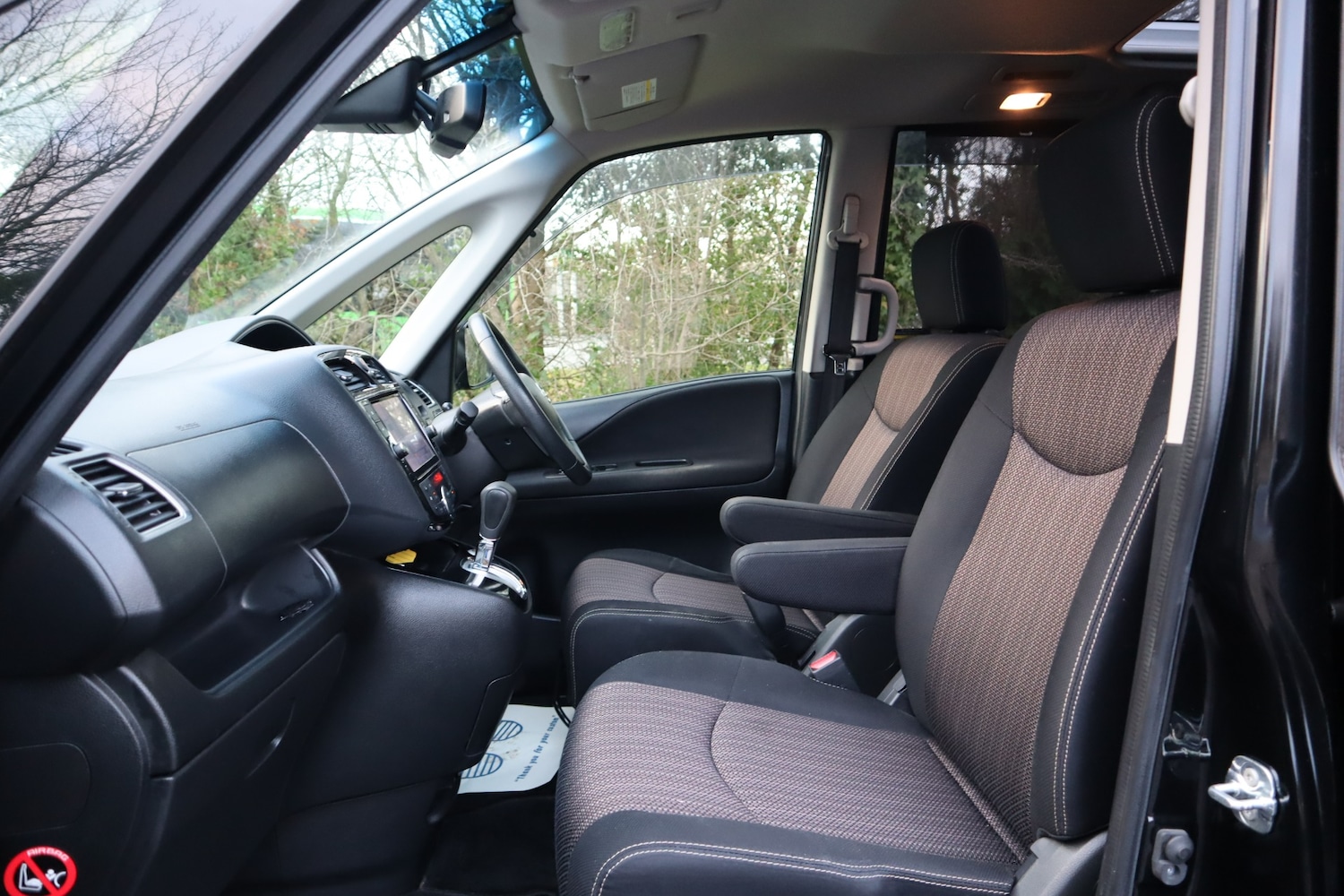 Used Nissan Serena 2015 for sale - 77008952: Photo 14