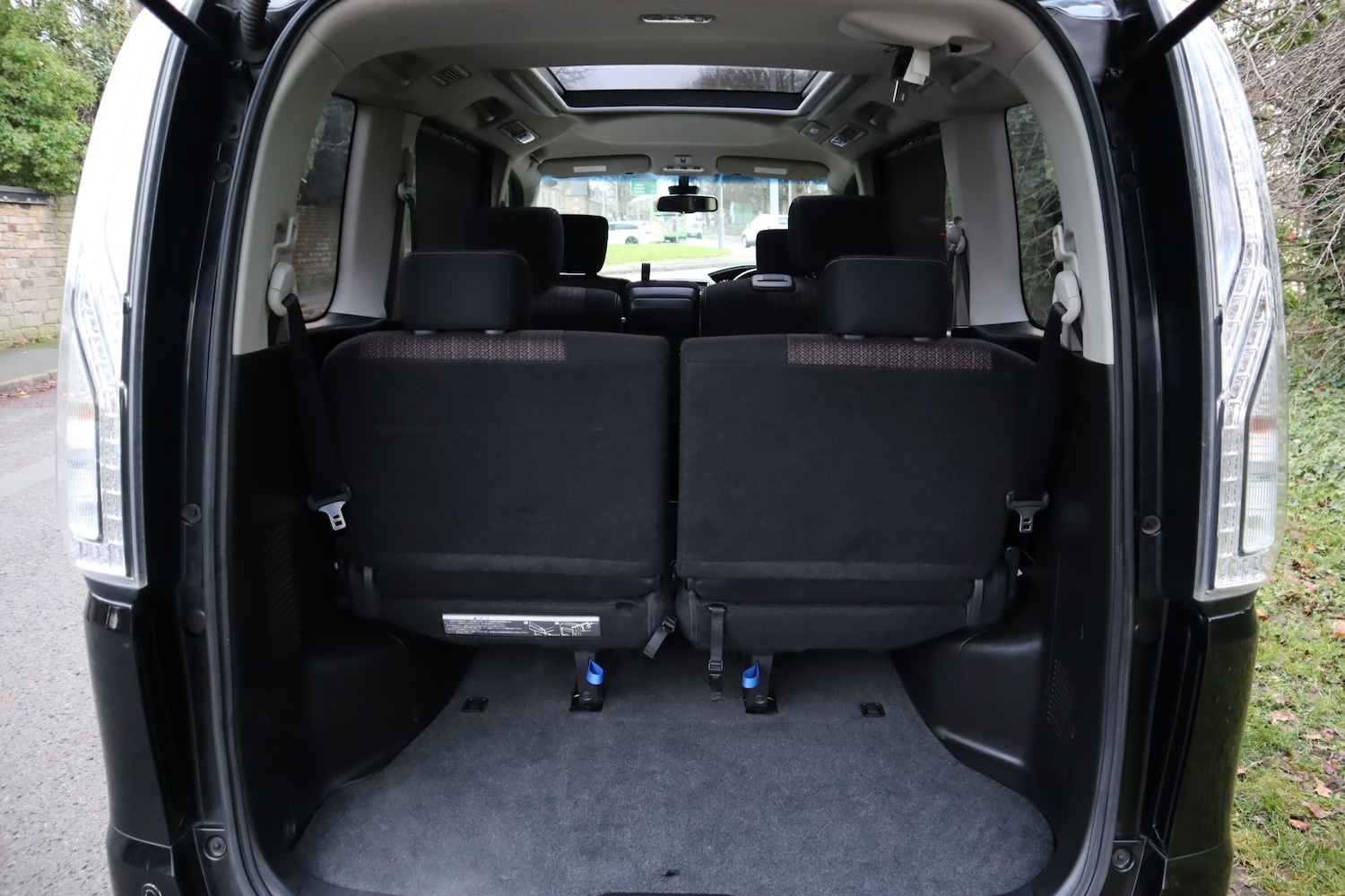 Used Nissan Serena 2015 for sale - 77008952: Photo 15