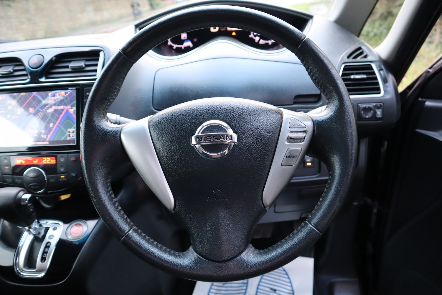 Used Nissan Serena 2015 for sale - 77008952: Photo 17