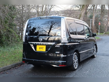 Used Nissan Serena 2015 for sale - 77008952: Photo