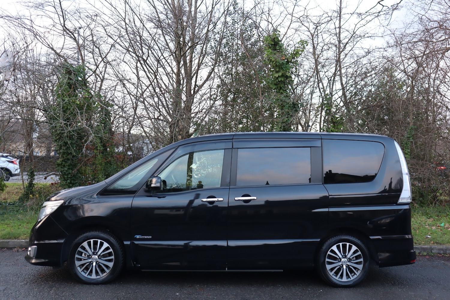 Used Nissan Serena 2015 for sale - 77008952: Photo 6