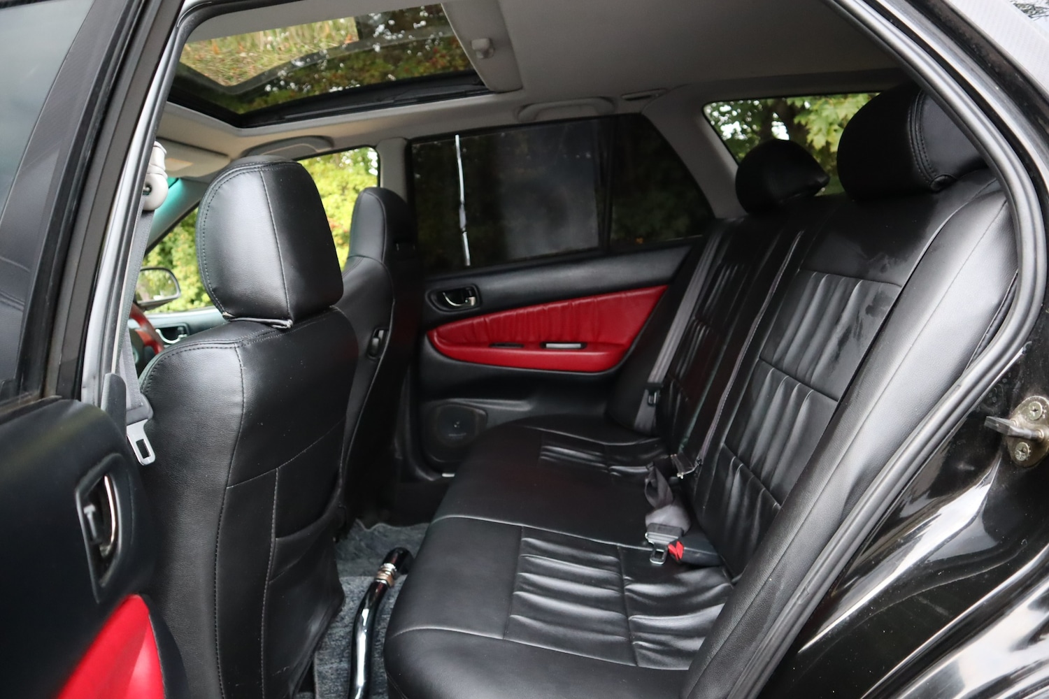 Used Mitsubishi Legnum 2002 for sale - 75657137: Photo 11