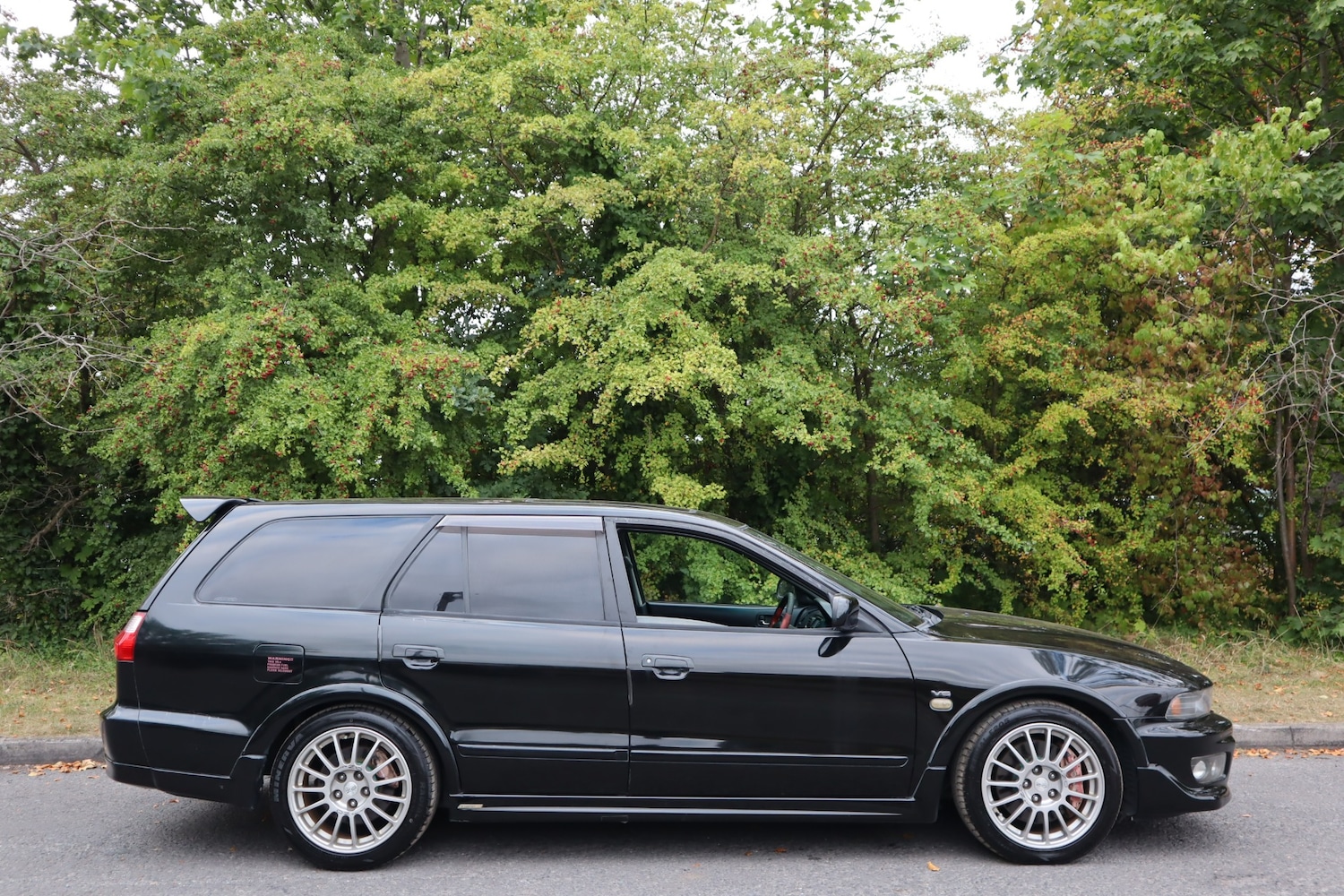 Used Mitsubishi Legnum 2002 for sale - 75657137: Photo 2