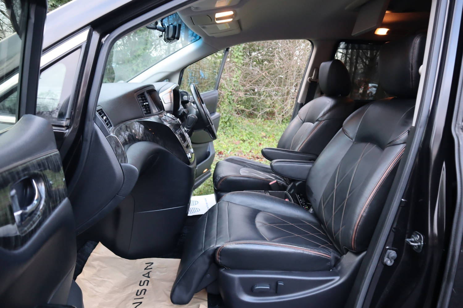 Used Nissan Elgrand 2014 for sale - 77014989: Photo 14