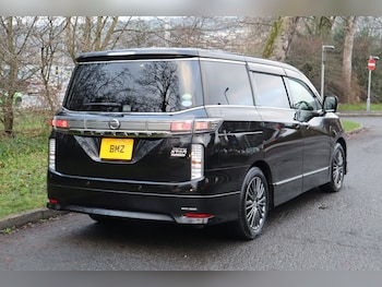 Used Nissan Elgrand 2014 for sale - 77014989: Photo