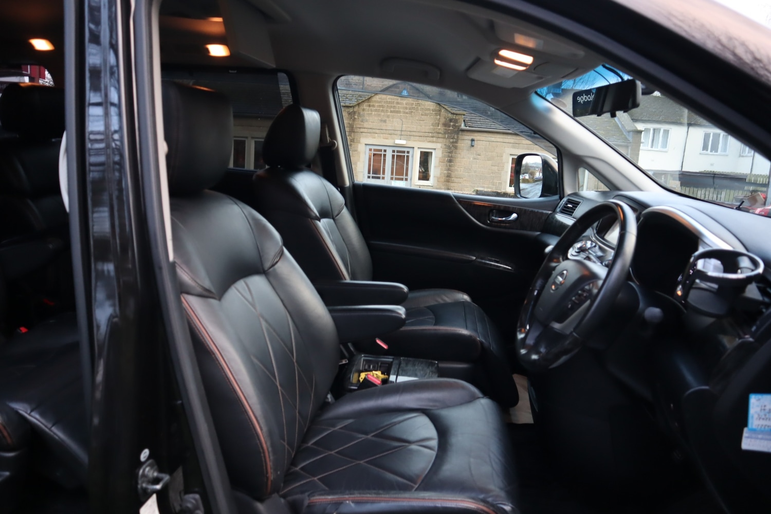 Used Nissan Elgrand 2014 for sale - 77014989: Photo 9