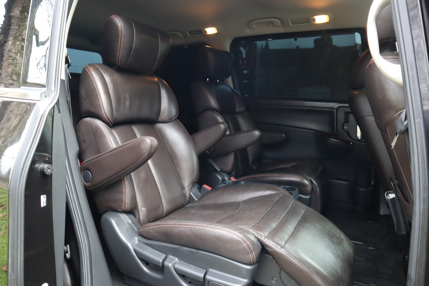 Used Nissan Elgrand 2011 for sale - 77190341: Photo 10