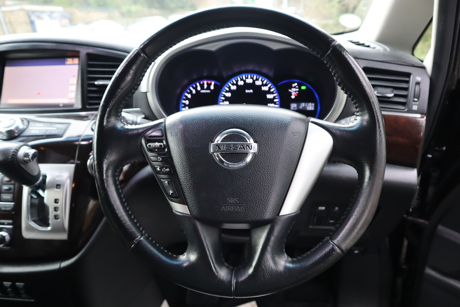 Used Nissan Elgrand 2011 for sale - 77190341: Photo 16