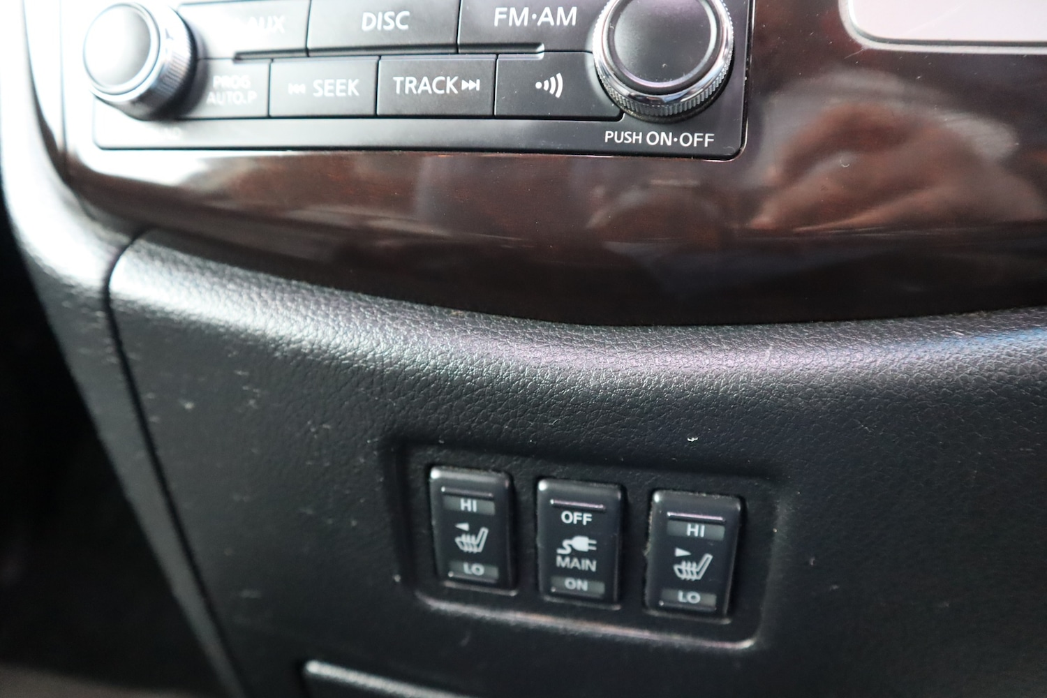 Used Nissan Elgrand 2011 for sale - 77190341: Photo 19