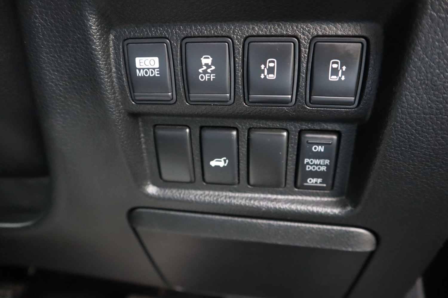 Used Nissan Elgrand 2011 for sale - 77190341: Photo 20