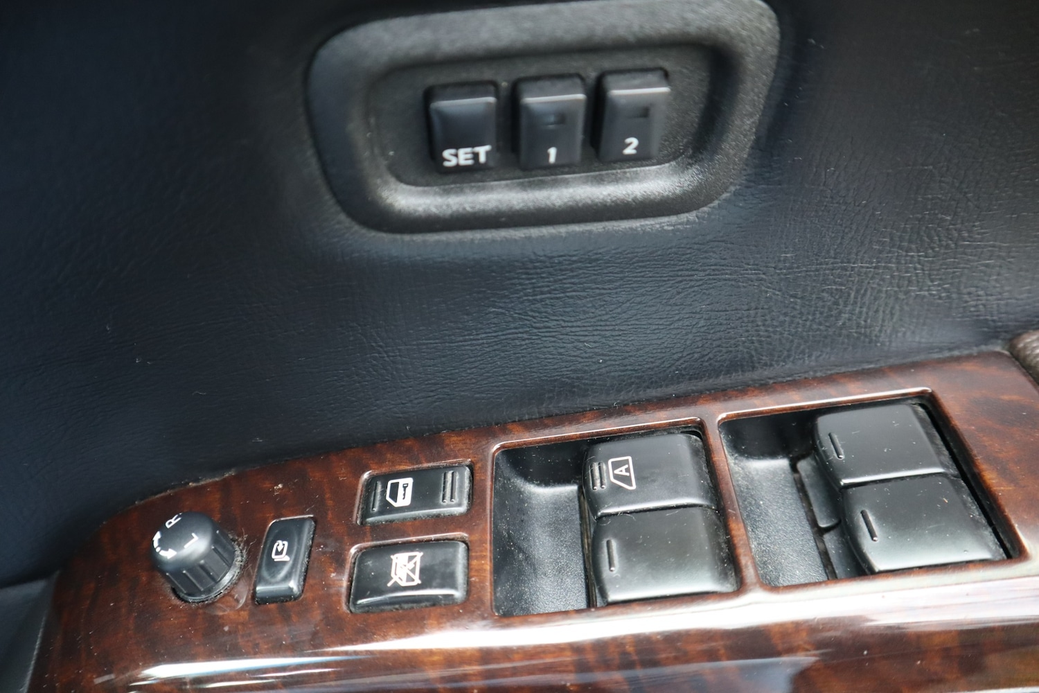 Used Nissan Elgrand 2011 for sale - 77190341: Photo 21