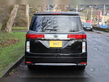 Used Nissan Elgrand 2011 for sale - 77190341: Photo