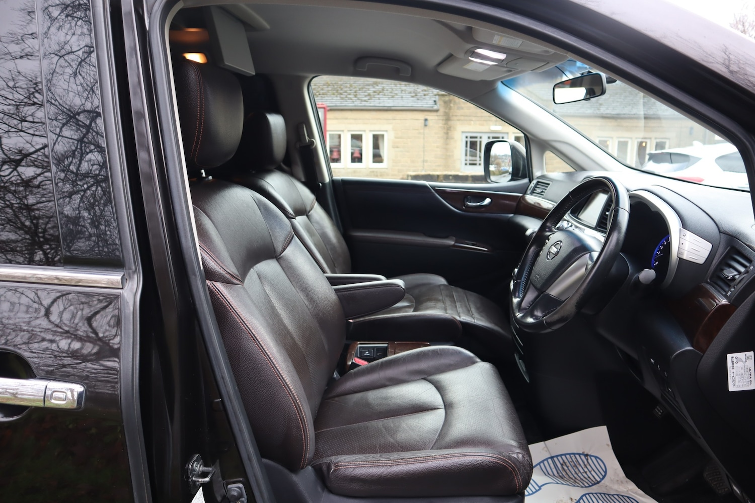 Used Nissan Elgrand 2011 for sale - 77190341: Photo 9