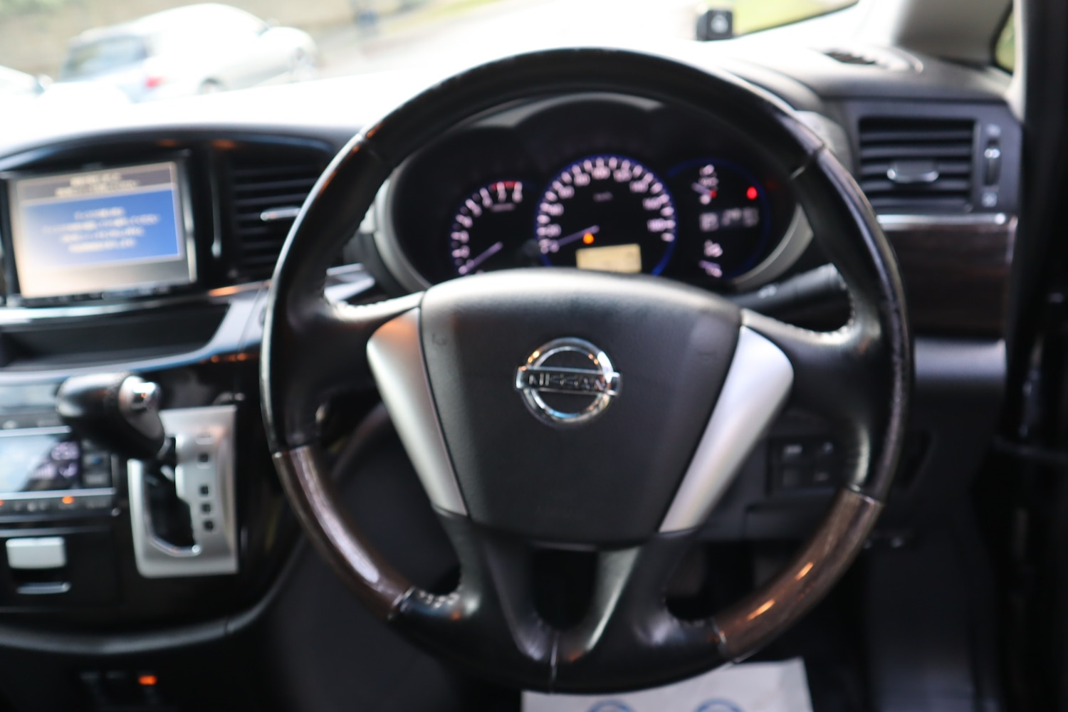 Used Nissan Elgrand 2013 for sale - 77202873: Photo 16