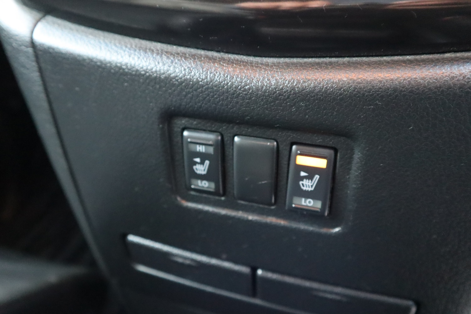 Used Nissan Elgrand 2013 for sale - 77202873: Photo 19