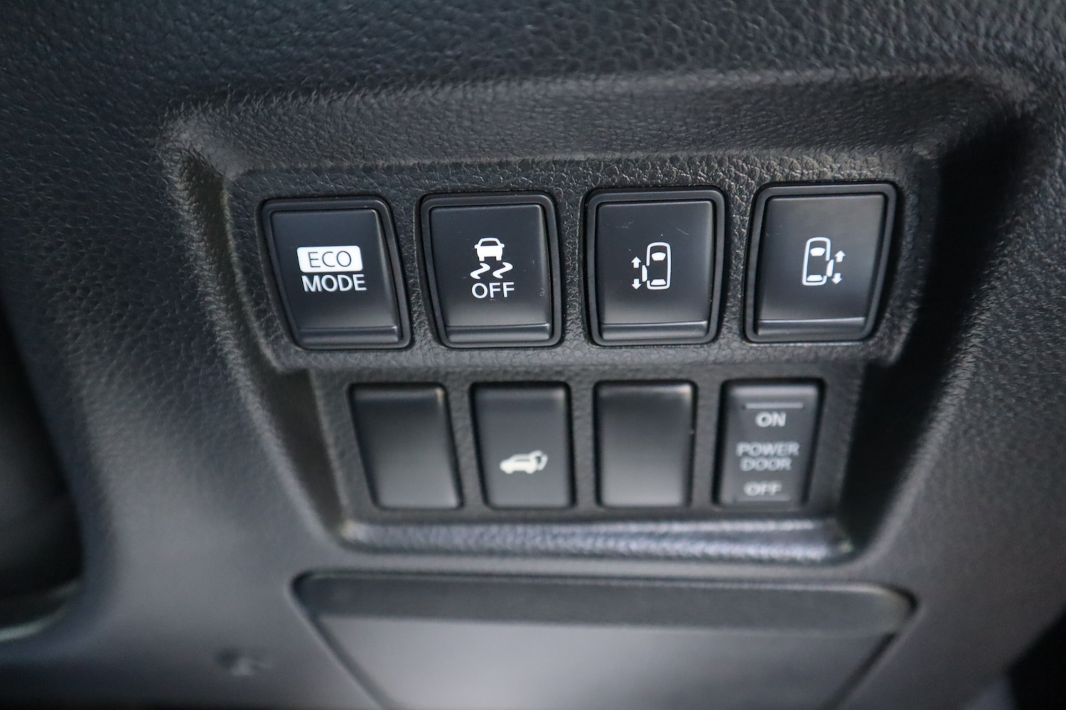 Used Nissan Elgrand 2013 for sale - 77202873: Photo 21