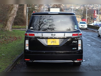 Used Nissan Elgrand 2013 for sale - 77202873: Photo