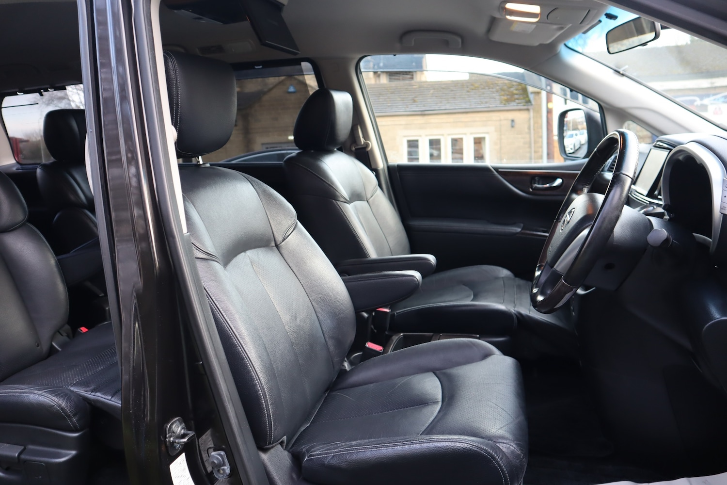 Used Nissan Elgrand 2013 for sale - 77202873: Photo 9