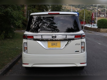 Used Nissan Elgrand 2012 for sale - 75551597: Photo