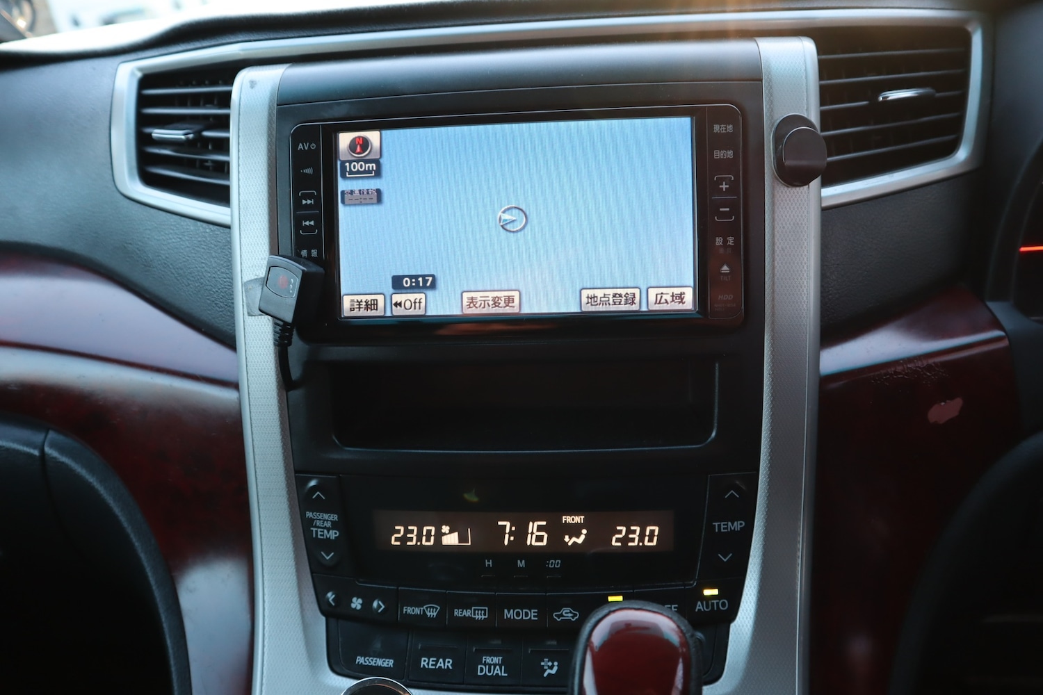 Used Toyota Vellfire 2010 for sale - 77241148: Photo 17