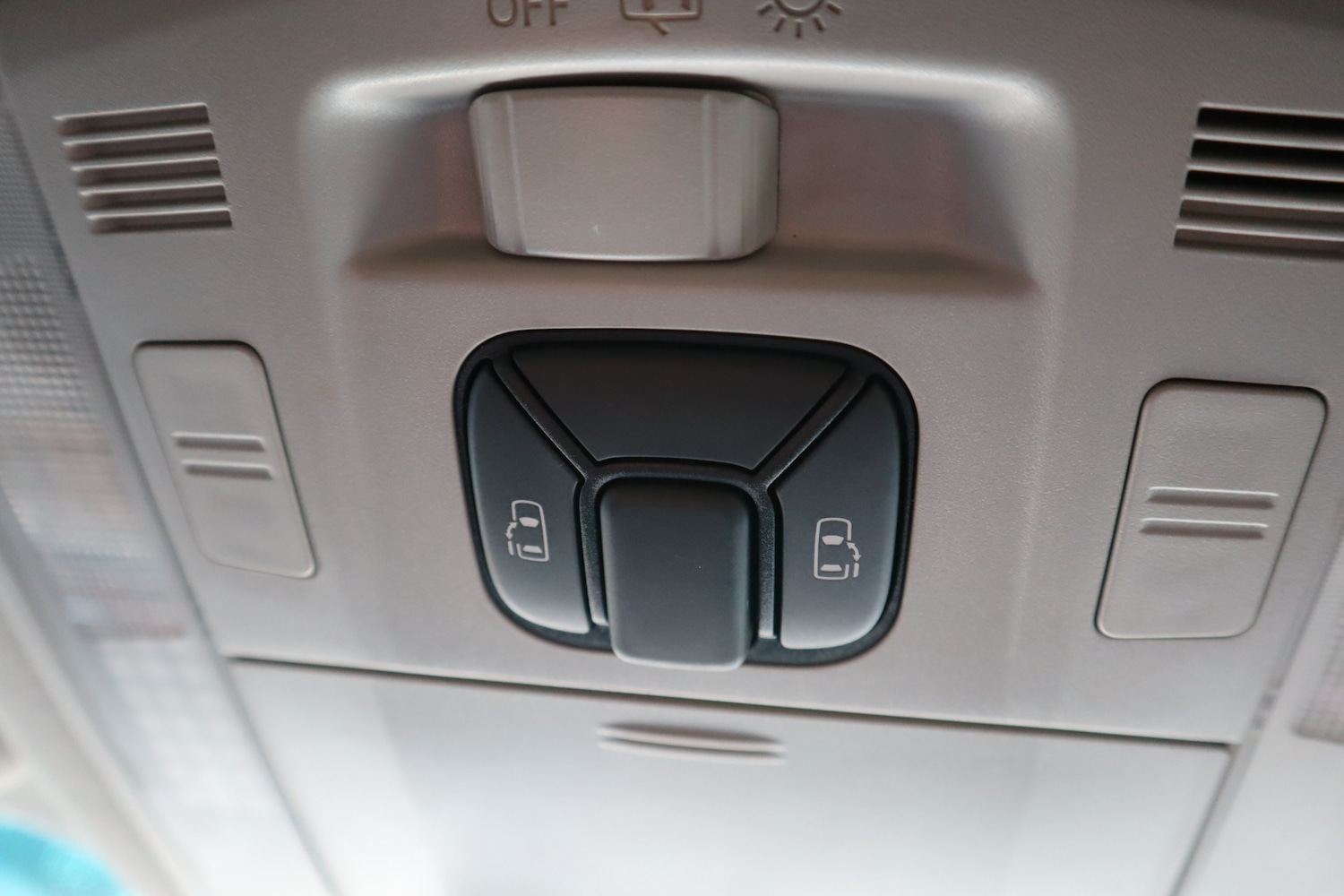 Used Toyota Vellfire 2010 for sale - 77241148: Photo 19