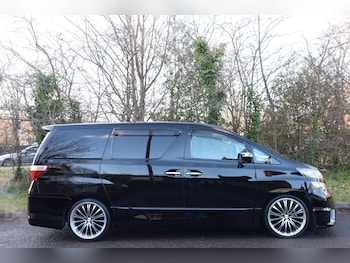 Used Toyota Vellfire 2010 for sale - 77241148: Photo