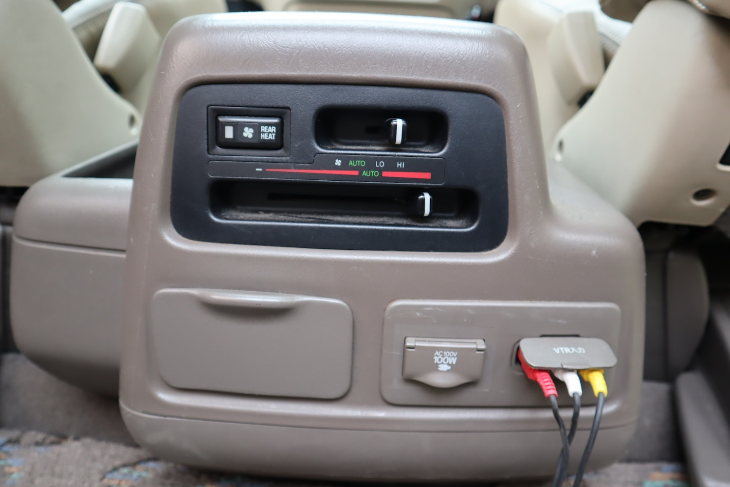 Used Toyota HiAce 2001 for sale - 76108325: Photo 23