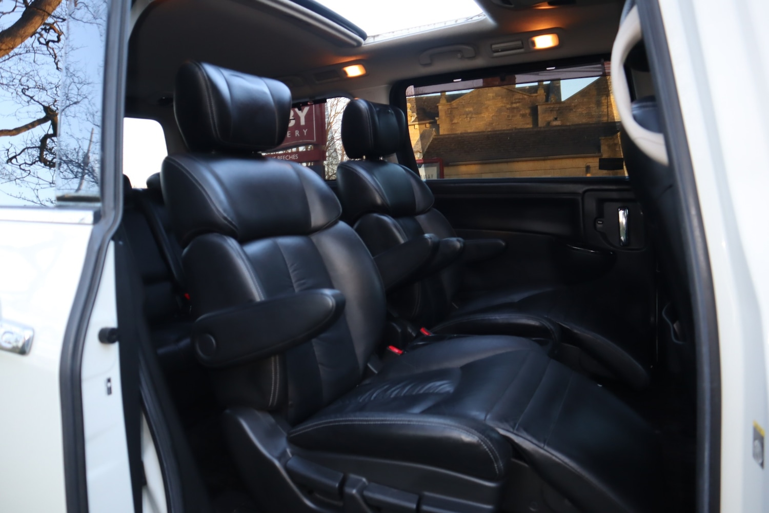 Used Nissan Elgrand 2011 for sale - 77897913: Photo 10