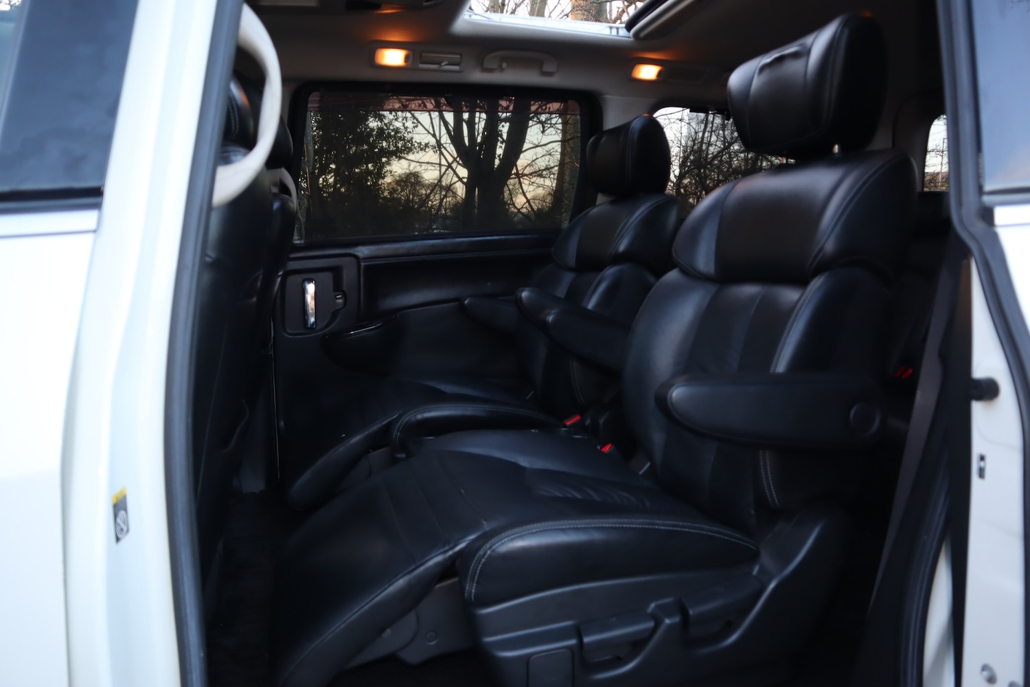 Used Nissan Elgrand 2011 for sale - 77897913: Photo 12