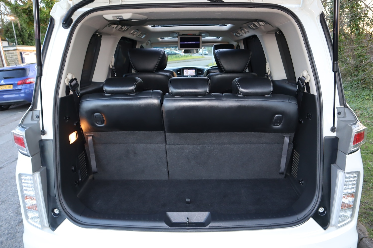 Used Nissan Elgrand 2011 for sale - 77897913: Photo 14