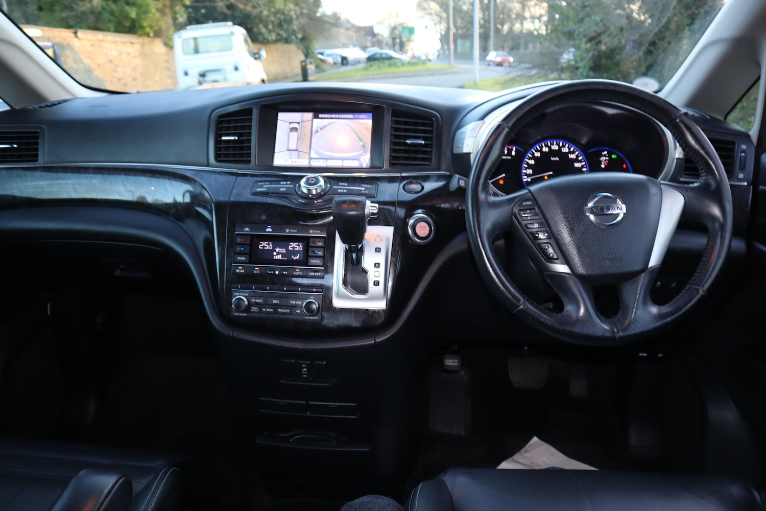 Used Nissan Elgrand 2011 for sale - 77897913: Photo 15