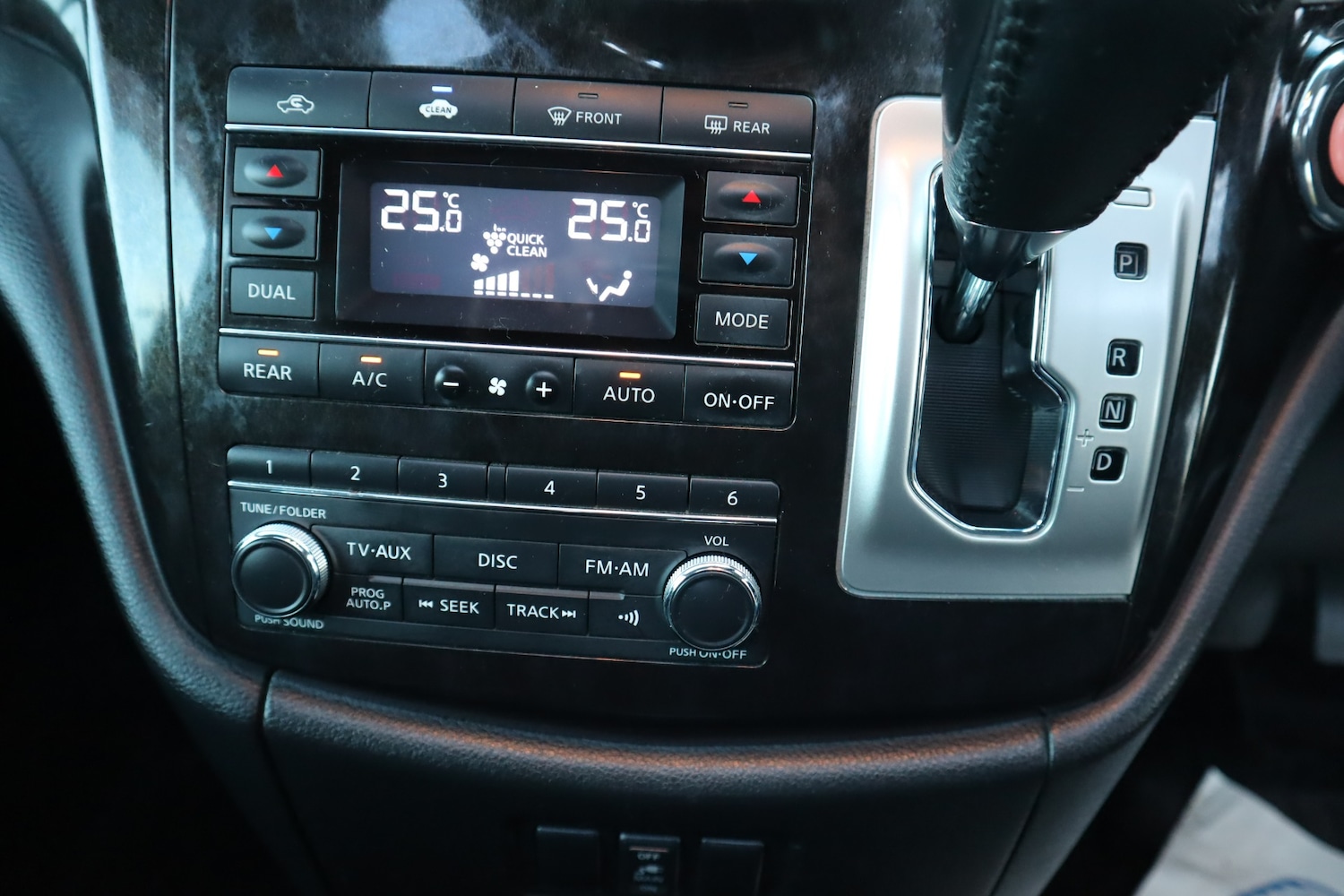 Used Nissan Elgrand 2011 for sale - 77897913: Photo 19