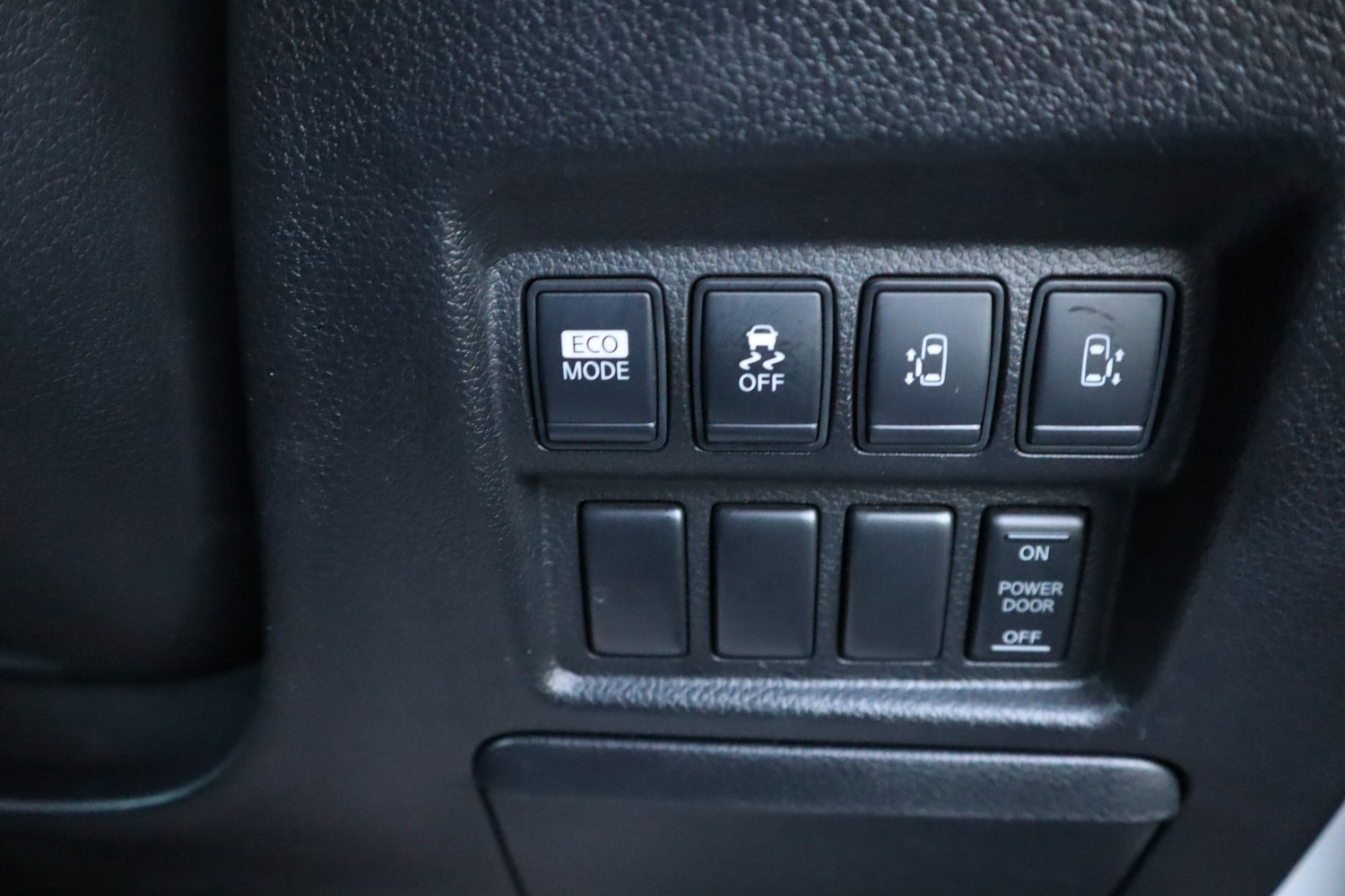 Used Nissan Elgrand 2011 for sale - 77897913: Photo 20